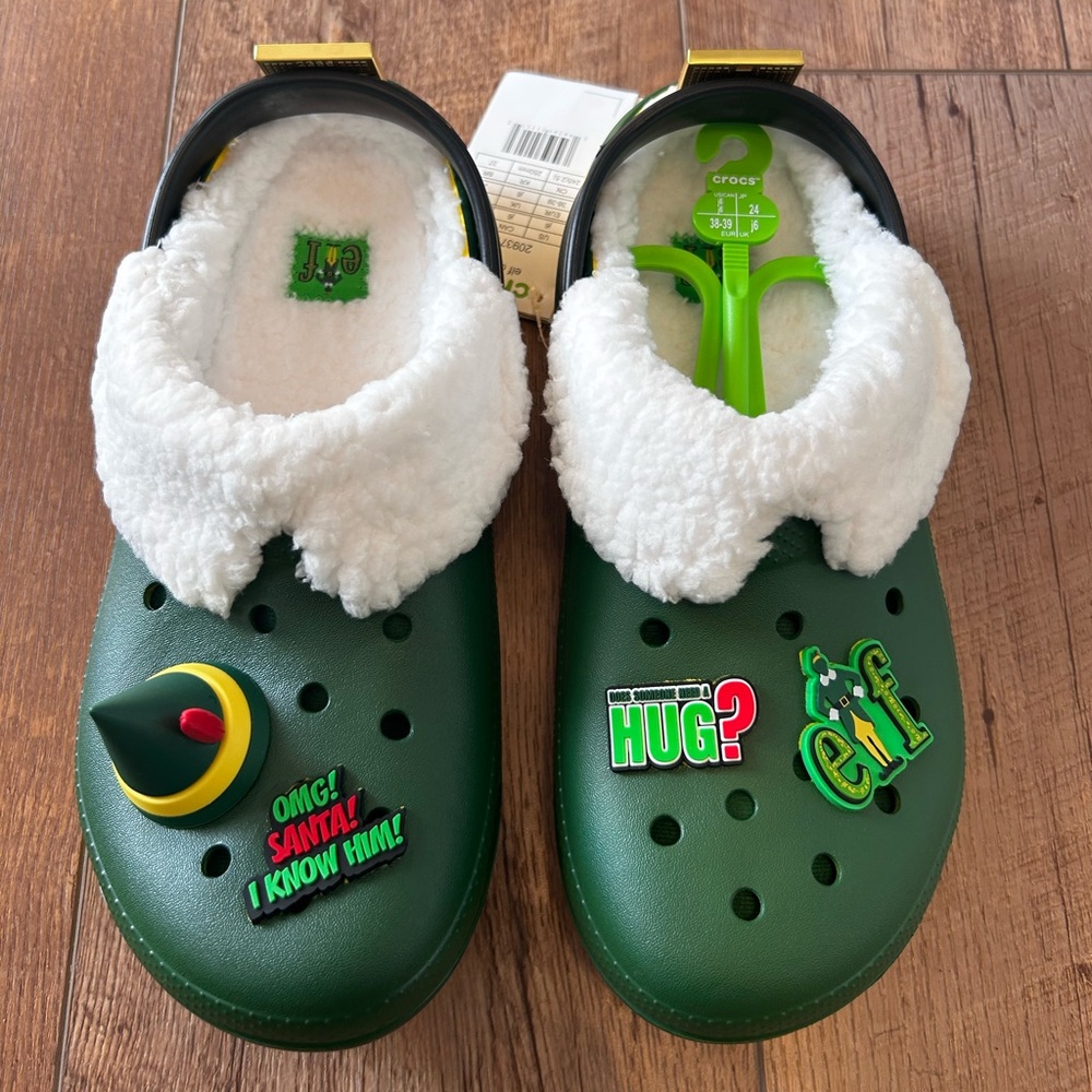 NWT Kids Elf x Crocs with Holiday Charms size J6